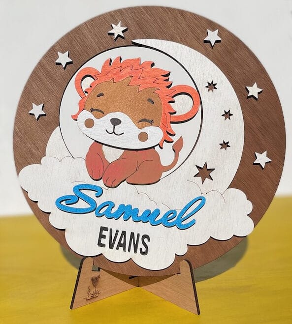 vriendelijke leeuw baby naambordje